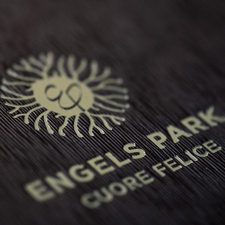Engels Park Віпітено Екстер'єр фото