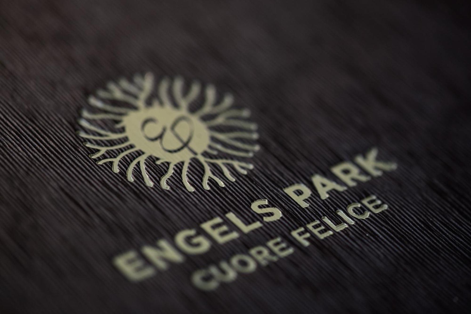 Engels Park Віпітено Екстер'єр фото